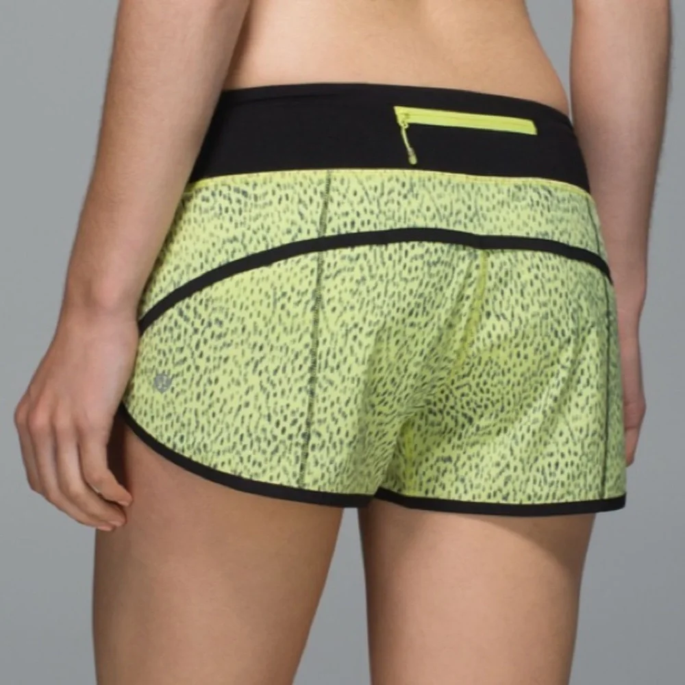 Lululemon Run Speed Short 4-way Stretch
Dottie Dash Clarity Yellow Black Size 6 - Picture 2 of 6